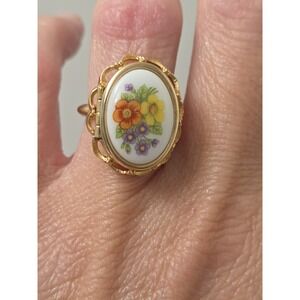 Vintage Avon Locket Floral Ring Size 6 /7 Adjusts